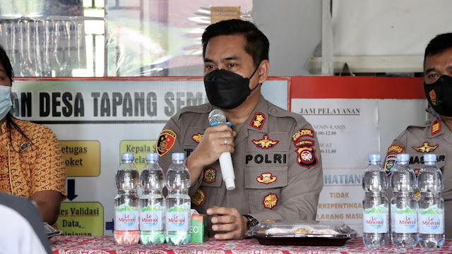 Kapolres Sekadau Gelar Tatap Muka Bersama Masyarakat Desa Tapang Semadak