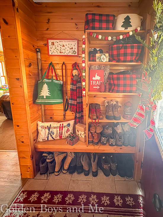 Mudroom at Mountain Cabin with Christmas Decor - www.goldenboysandme.com