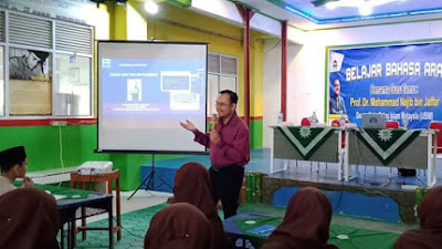 Kuliah Penuh Inspirasi: Pontren Kauman Menghadirkan Dosen Bahasa Arab dari Malaysia