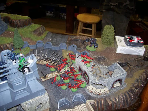 Warhammer 40k Tyranids vs Space Wolves/Ultramarines battle report