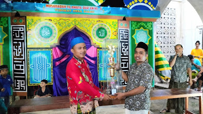 Kades Siabu Tarmo, S.Pd Tutup MTQ Tingkat Desa, Ditandai Dengan Penyerahan Piala Bergilir 