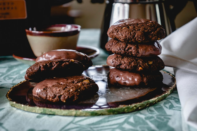 Cantuccinis Crocantes e cobertos com chocolate meio amargo
