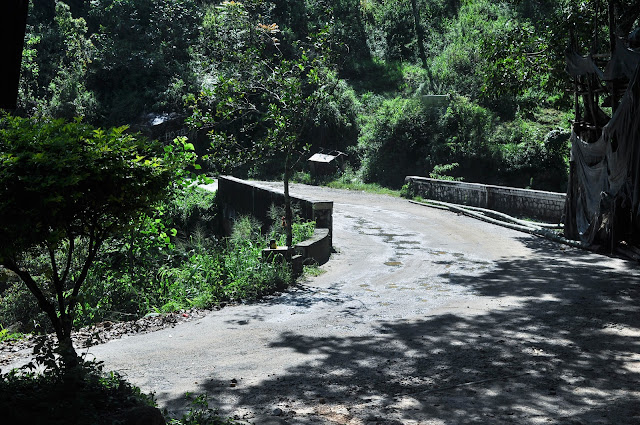 River and junction near Loolecondera or Loolkandura tea estate