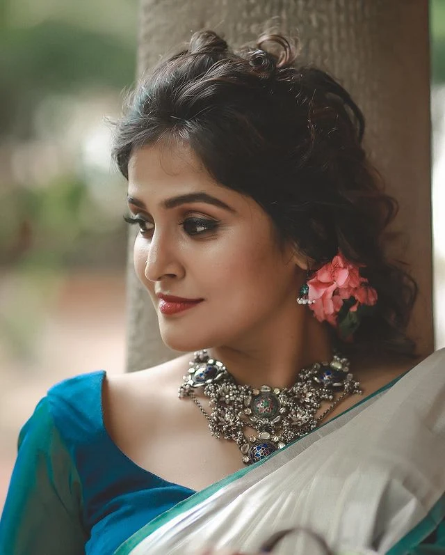 Remya Nambeesan Hd Photos