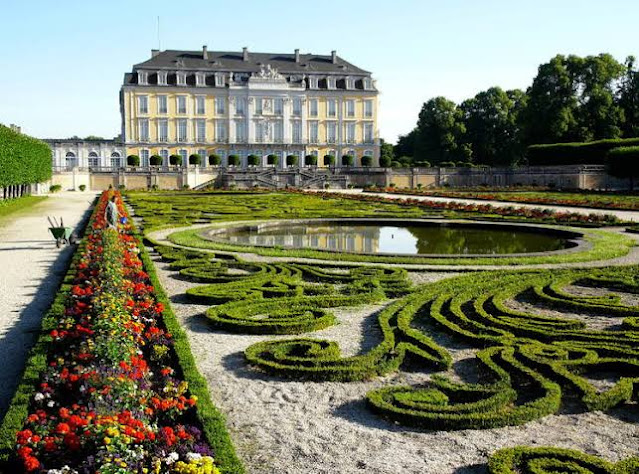 Augustusburg dan Falkenlust Castle