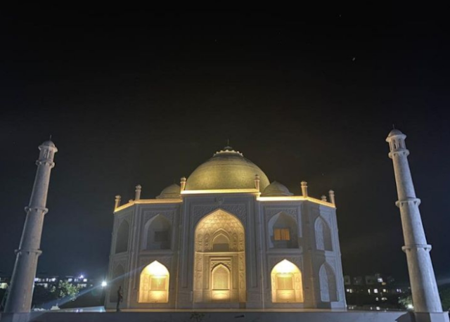 https://www.nojoomelfan.com/2021/12/Taj-Mahal.html