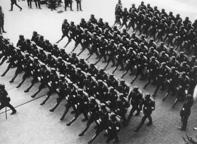 Imagem: Desfile da policia secreta da Alemanha