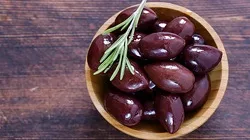 Kalamata Zeytin Nedir ? | Sağlığa Faydaları Nelerdir ?