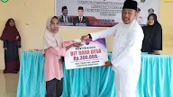 Pj Kades Deluk Serahkan BLT Dana Desa Secara Langsung Kepada KPM