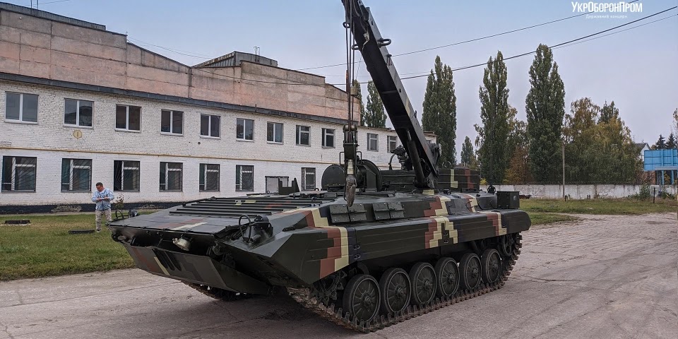 ЖБТЗ передав ЗСУ партію відремонтованих БМП-2 і БРЕМ-2