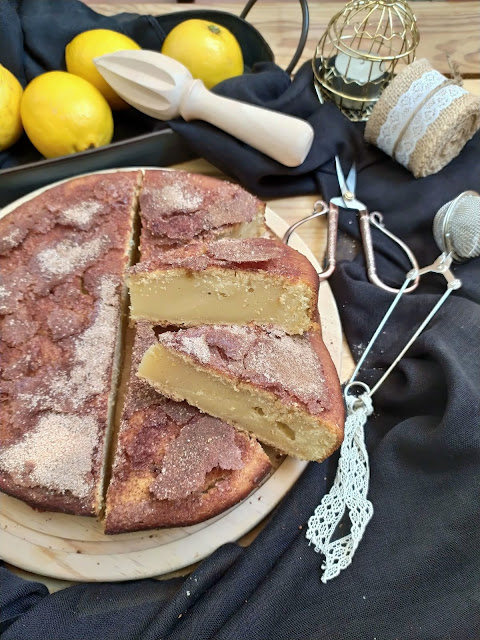 Bizcocho de limón, aceite de oliva y miel con costra de canela. Receta tradicional. Desayuno, merienda, postre, recreo. De la abuela, de casa, con horno Cuca