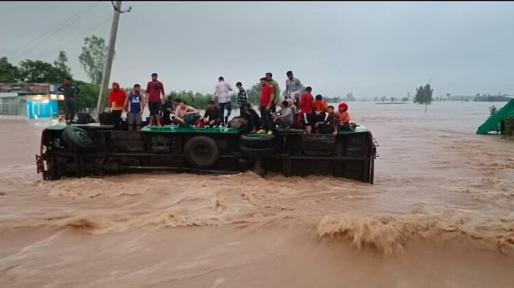 Wether Alert:- बारिश बन गयी काल ,हरियाणा-पंजाब में सेना ने संभाला मोर्चा, 9 लोगों की गई जान