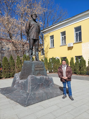En la plaza  Aleksandr Solzhenitsyn