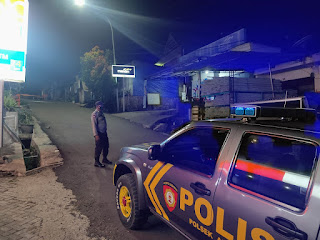 Polsek Alla Enrekang Laksanakan Patroli dialogis Saat Sambangi Pasar Malam