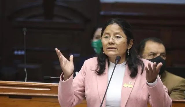 Comisión de Ética aprueba denuncia contra Isabel Cortez por promocionar su partido con recursos del Estado