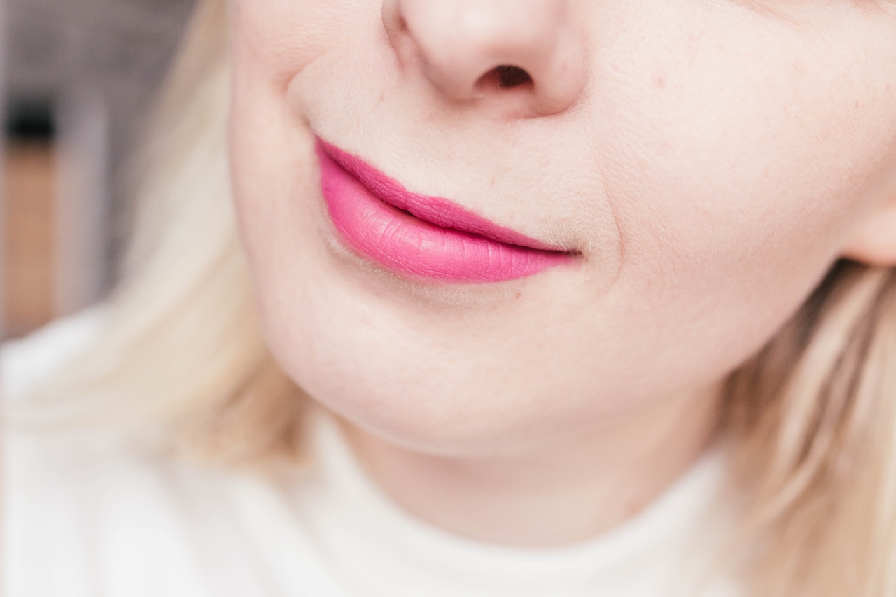 Swatche Pixi MatteLast Liquid Lip Pleasing Pink