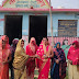 सामुदायिक शौचालय की चाभी स्वयं सहायता समूह को सुपुर्द