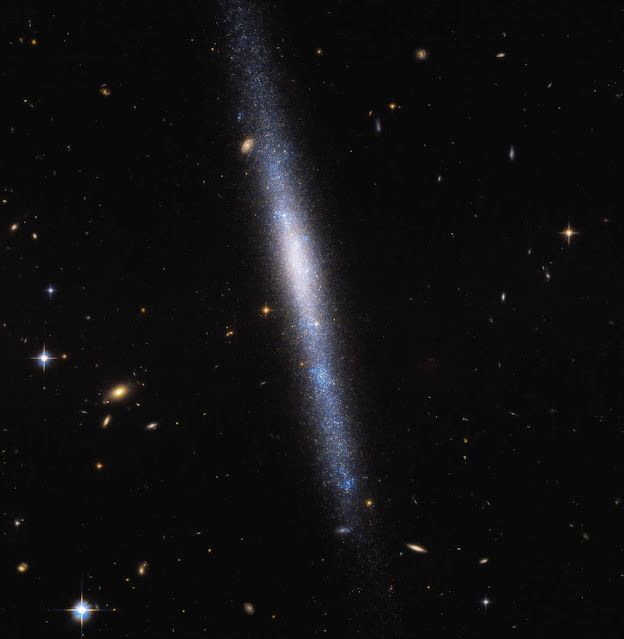 ugca-193-galaksi-yang-tampak-menyerupai-air-terjun-informasi-astronomi