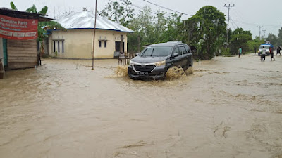 Ratusan Rumah Di Sirenja Terendam Banjir, Kades Minta Respon Pemkab