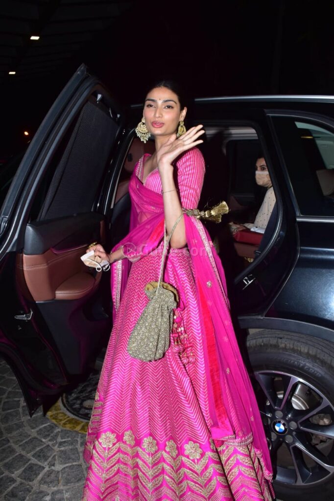 Pic Talk of the day: Vaani Kapoor And Athiya Shetty Flaunt Their Royal Lehengas