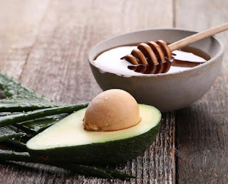 Avocado and Honey Face Mask for Skin Problems