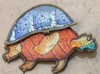 Tortoise vintage glitter brooch