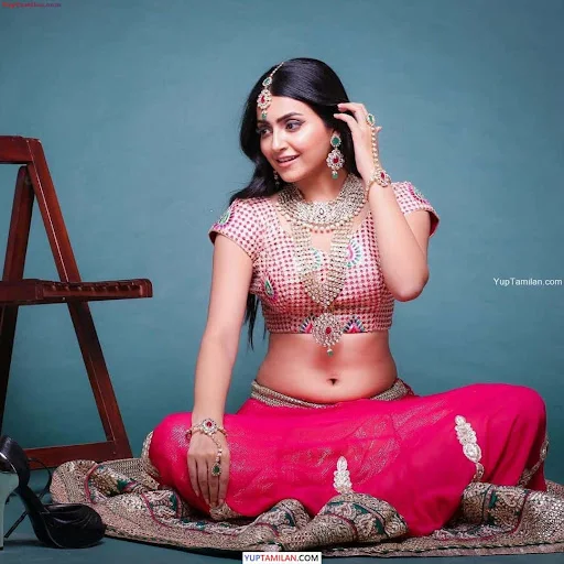 Avantika Mishra Sexy Hot Navel Pictures