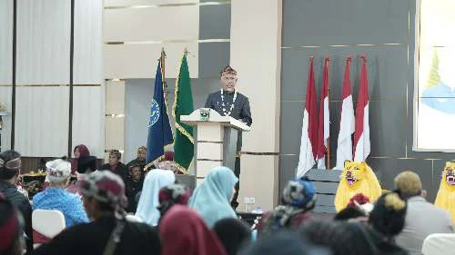 Gubernur Mahyeldi Sampaikan Pesan Persatuan Usai Menerima Anugerah Gelar Kehormatan dari Paguyuban Warga Sunda