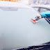 Τι να κάνετε αν πιάσει πάγο το παρμπρίζ του αυτοκινήτου - 2 ασφαλείς τρόποι με γρήγορα αποτελέσματα
