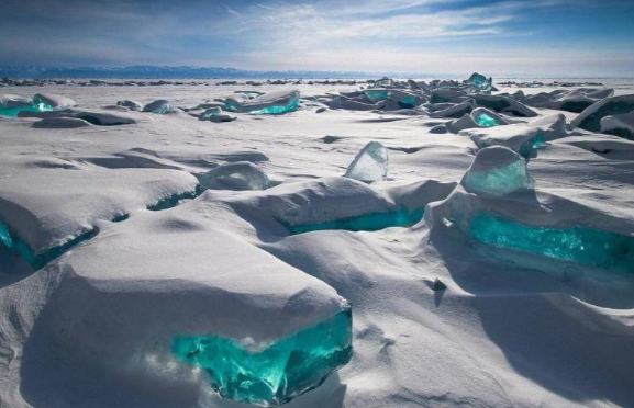 photos that look fake, Lake Baikal ice