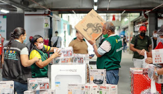 Prefeitura realiza o primeiro sorteio do ´Natal nas Galerias´ e premia clientes do shopping Phelippe Daou e das galerias populares