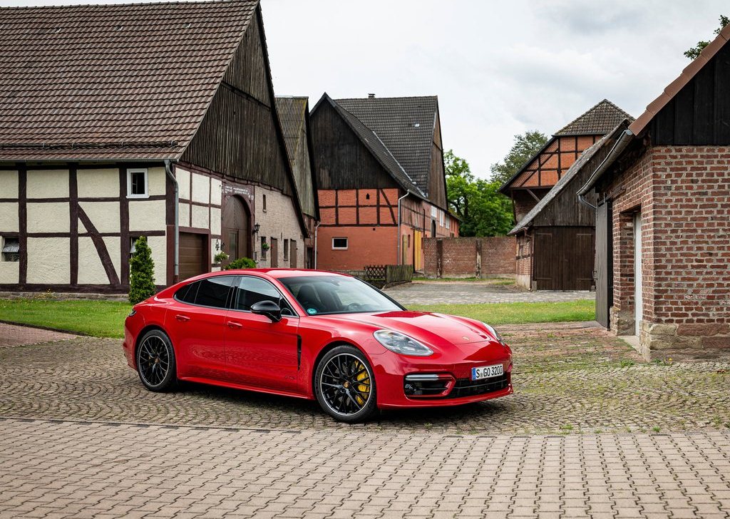 2021 Porsche Panamera GTS