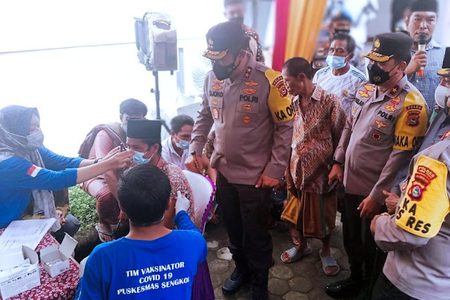 Kapolda NTB kunjungi Vaksinasi Serentak Indonesia di Pujut