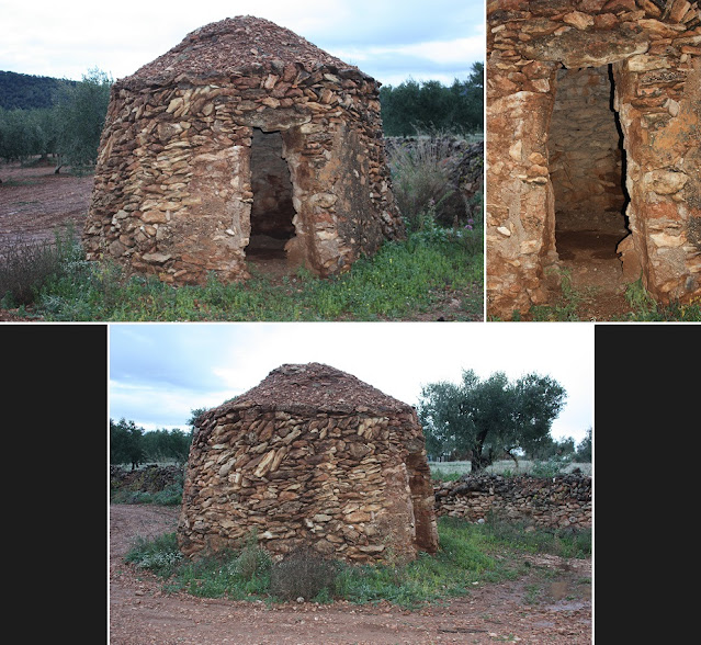 LLORENÇ DEL PENEDÈS-COLL DE LA SITJA-ROTONDA DE L'HOSTAL, carretera TV-2122 a l'Hostal, Barraca de Pedra Seca al terme municipal de Llorenç del Penedès