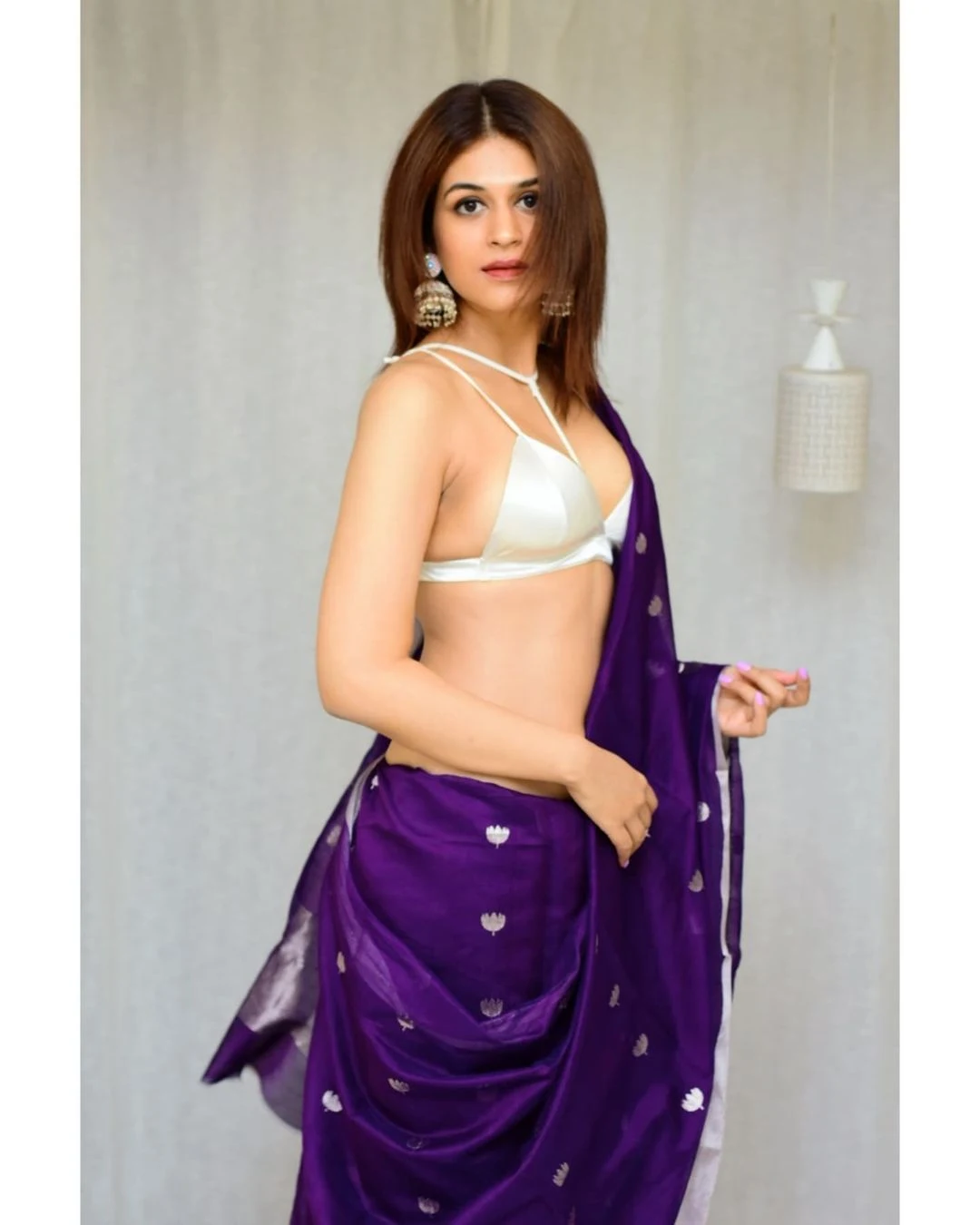 Shraddha Das Hot and sexy Nevel