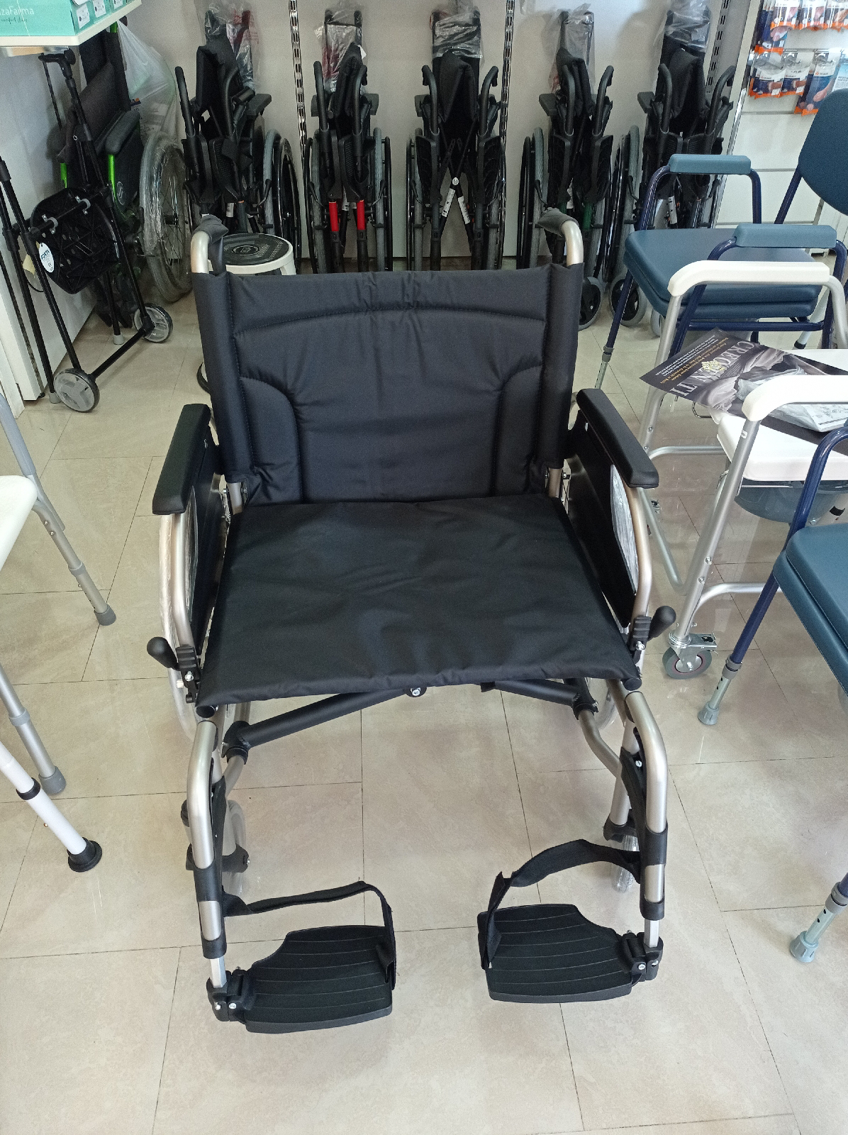 Ortopedia López - prótesis, ortesis, sillas de ruedas - todo en ortopedia.  Jaen : Mesas auxiliares : Bandeja para cama