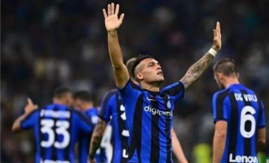 Inter Milan Secures Top Spot in Italian Serie A with a Fiery 5-Goal Victory over AC Milan at San Siro Stadium