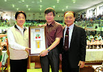 賴清德擔任台南市長時，曾頒發《台南市跆拳道運動協會》醫療顧問證書給鄒錫凱