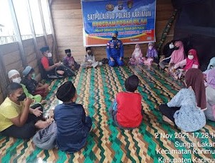 Bripka Om Kenedi Laksanakan Program Podassilau Mengajari Anak-Anak Menulis dan Membaca Al Quran