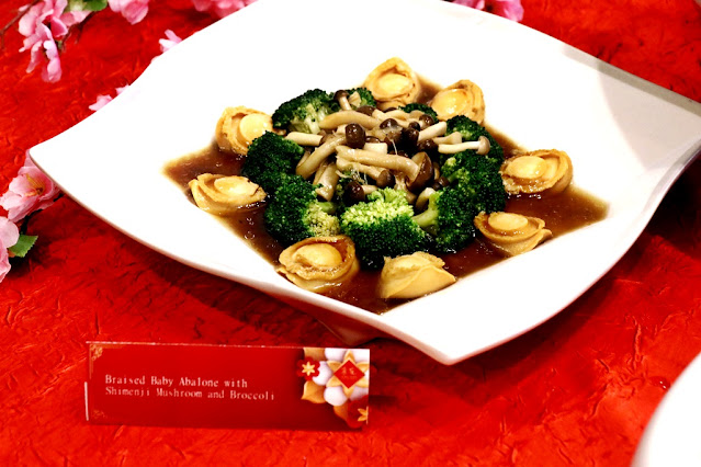 Braised Baby Abalone with Shimenji Mushroom and Broccoli