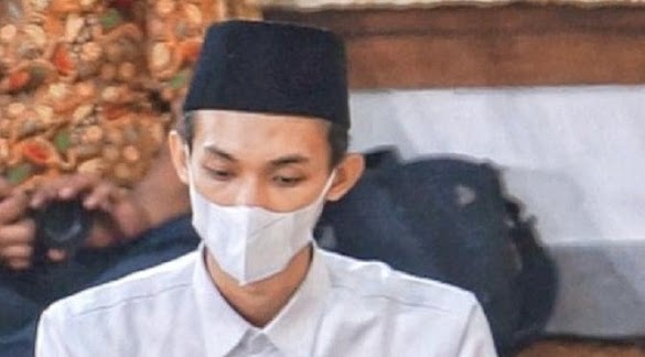 Subhanallah.. Hafiz Asal Mojokerto Lolos Seleksi Imam Besar Masjid di UEA, Khofifah: Turut Bangga