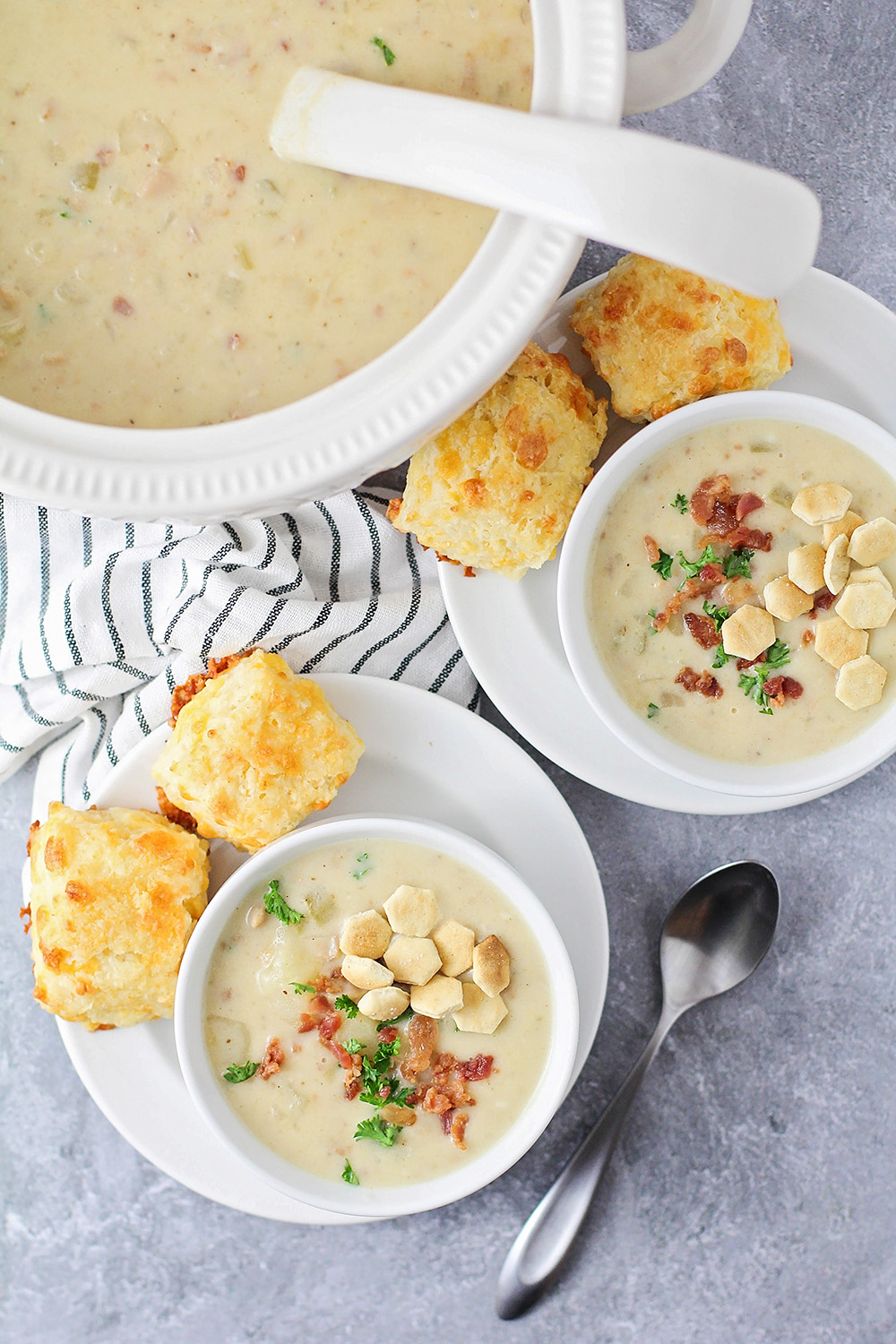 This instant pot clam chowder is so thick and creamy, and full of flavor! It's totally delicious comfort food!