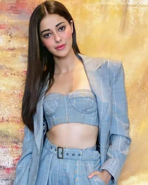 Ananya Pandey looking beautiful in blazer and trouser formals