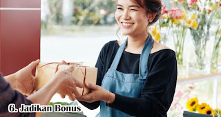 Jadikan Bonus merupakan salah satu cara mengatasi stok produk lama di akhir tahun