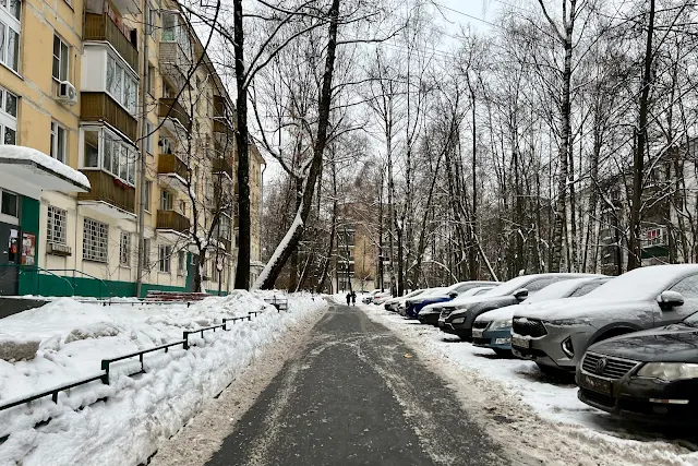 Севастопольский проспект, Херсонская улица, дворы