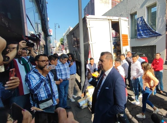 Armenta dona un mes de sueldo y coordina el envío del segundo camión de víveres para damnificados de Guerrero