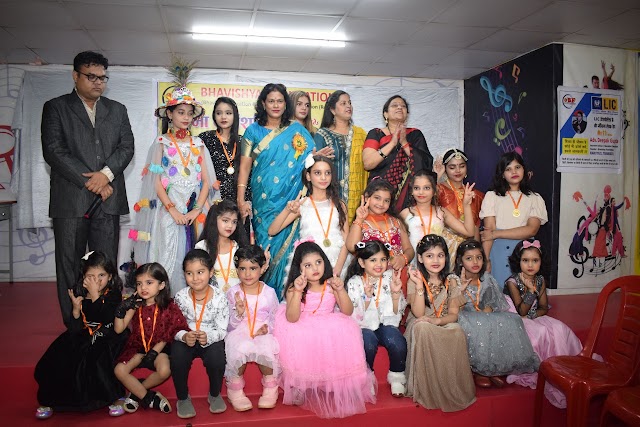  रॉयल किड्स स्कूल में श्री दुर्गा शक्ति सम्मान समारोह एवं किड्स फैशन व डांस शो आयोजित