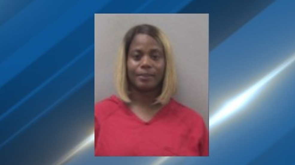 Woman, teen charged with having loaded gun at Columbiana Mall