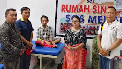 KOMAZE Kota Medan Berbagi Kasih Terhadap Penderita Kanker Asal Kabupaten Nias Utara