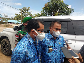 Bupati Sekadau Meninjau Vaksinasi di SMK Keling Kumang dan Virtual Zoom bersama Jokowi